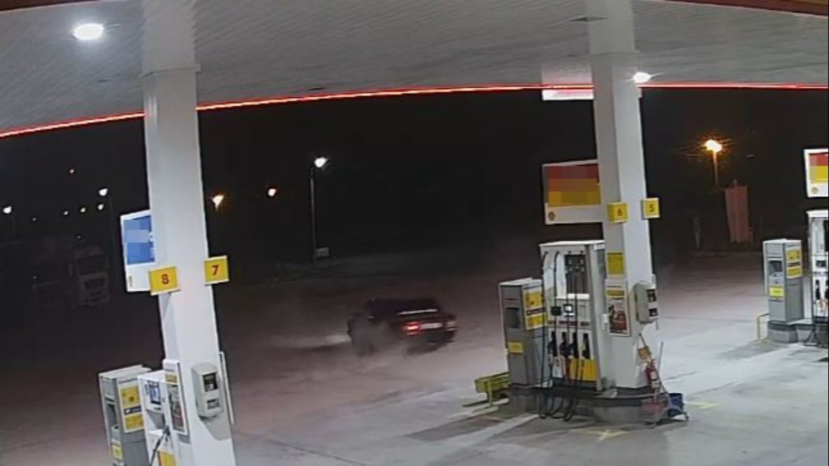 Afyonkarahisar'da benzinlikte drift atan maganda