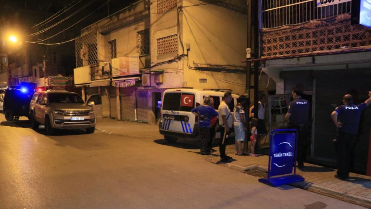 Adana’da bir iş yerine EYP atıldı