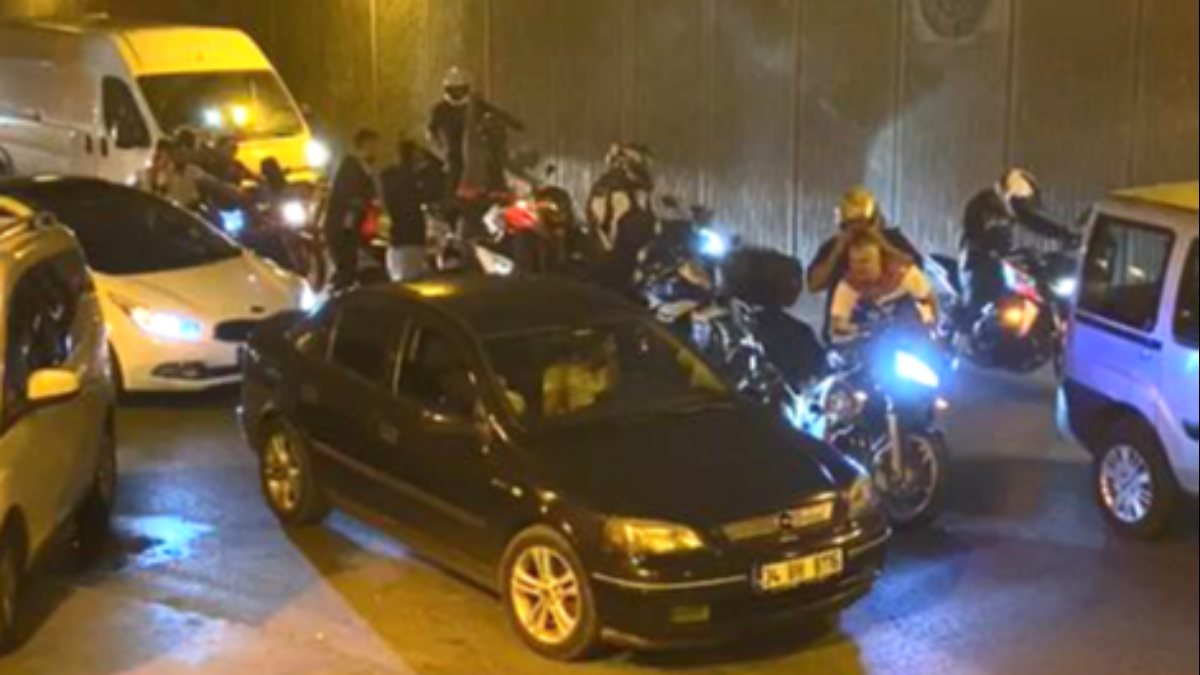 Esenler’de asker uğurlama konvoyu yol kapattı