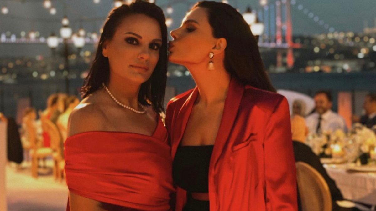 Görenler kardeşi sandı! Almeda Abazi'nin annesi hayrete düşürdü