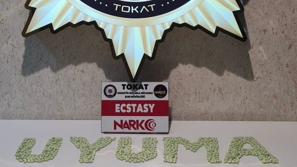 Tokat’ta uyuşturucu operasyonu: 2 bin 80 adet extacy hap ele geçirildi