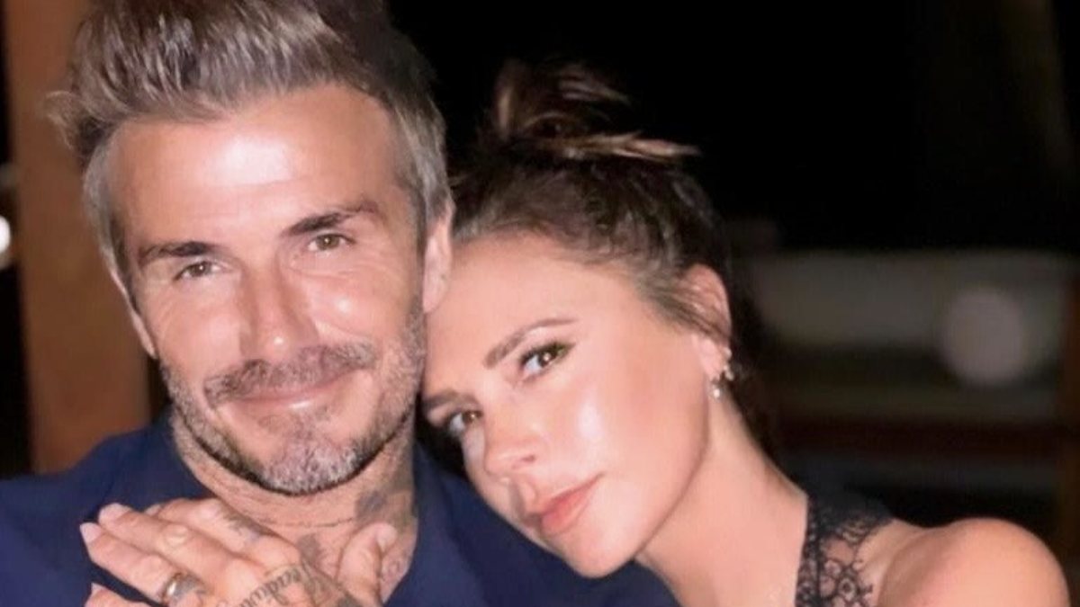 Victoria Beckham, David Beckham'ın kalçasını paylaştı