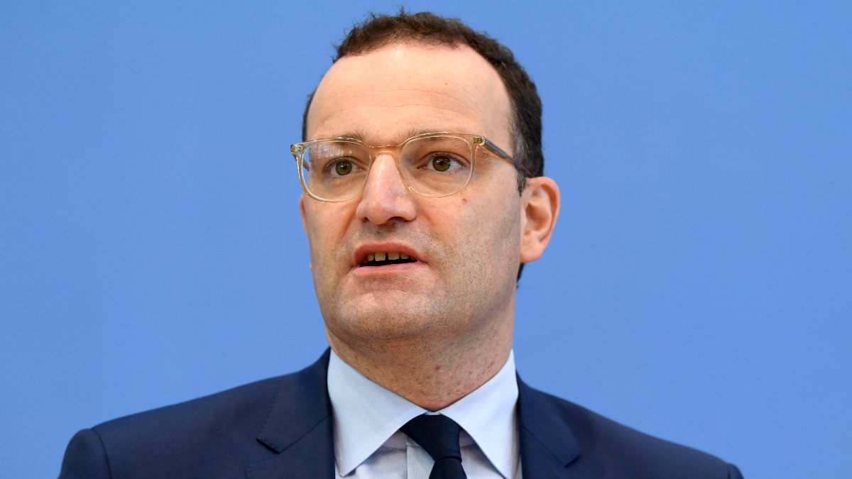 Jens Spahn: Koronavirüs salgını ilkbaharda bitebilir