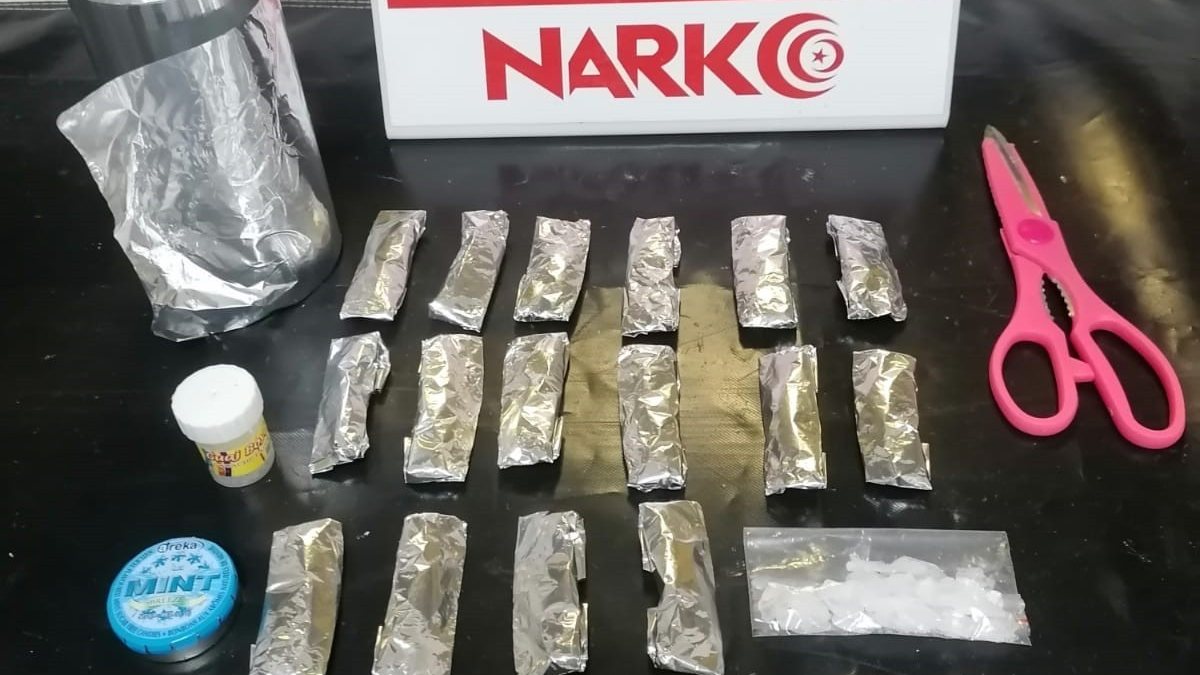 Denizli'de polisten kaçamayan 8 zehir taciri tutuklandı