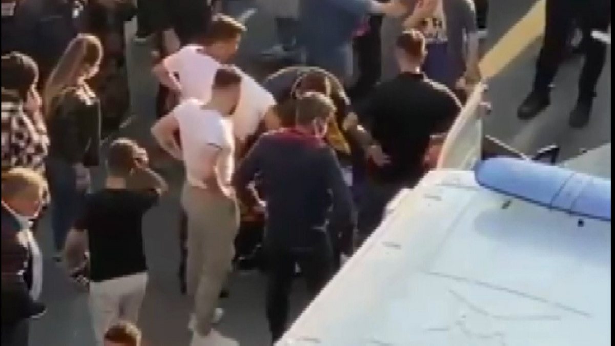 Zeytinburnu'nda yola fırlayan çocuğa otomobil çarptı