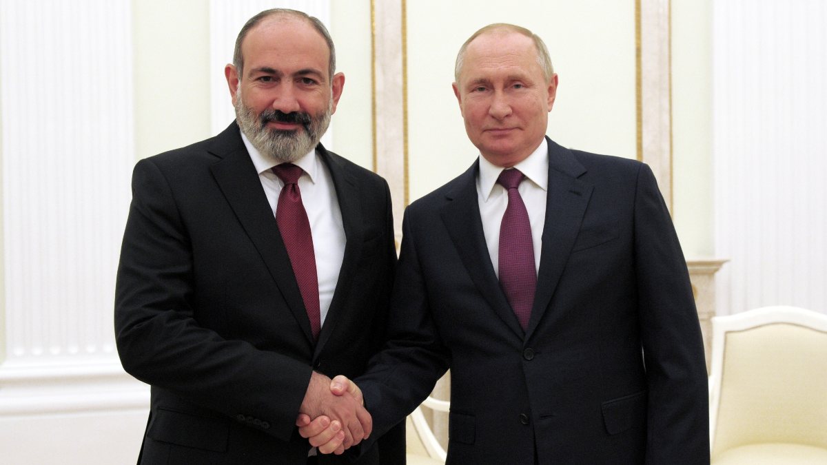 Vladimir Putin Moskova'da Nikol Paşinyan'ı kabul etti