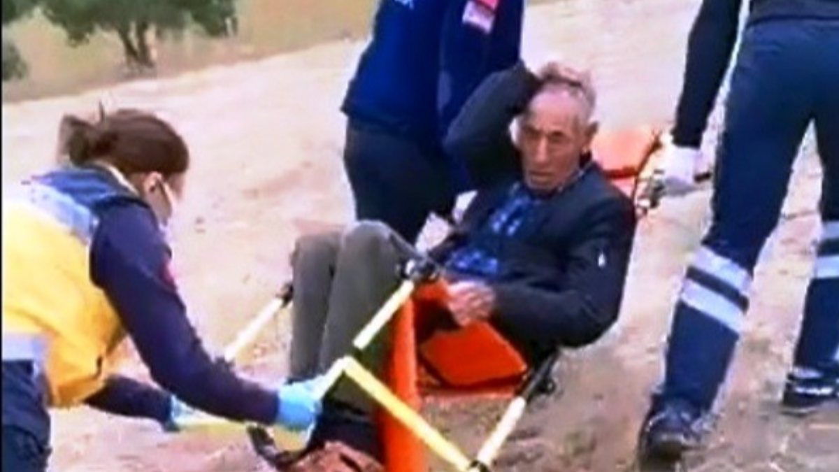 Muğla'da evlerinde yol olmayan çiftin yardımına sağlık ekipleri koşuyor