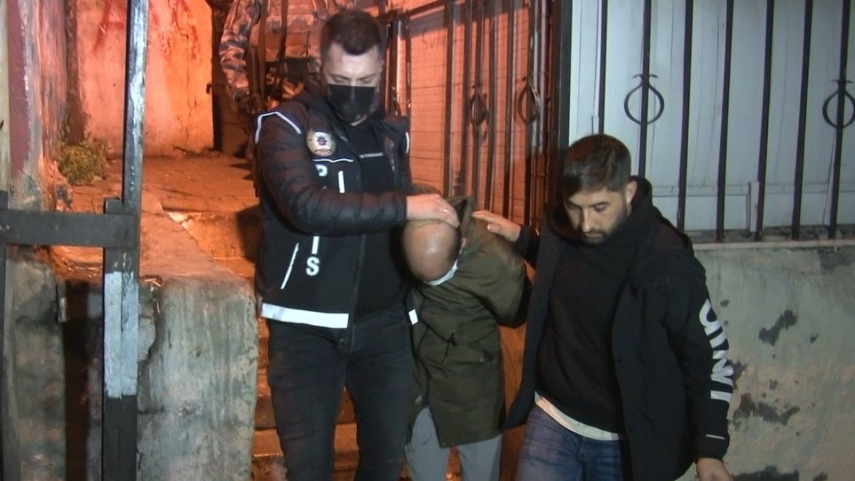 İstanbul'da uyuşturucu tacirlerine eş zamanlı operasyon
