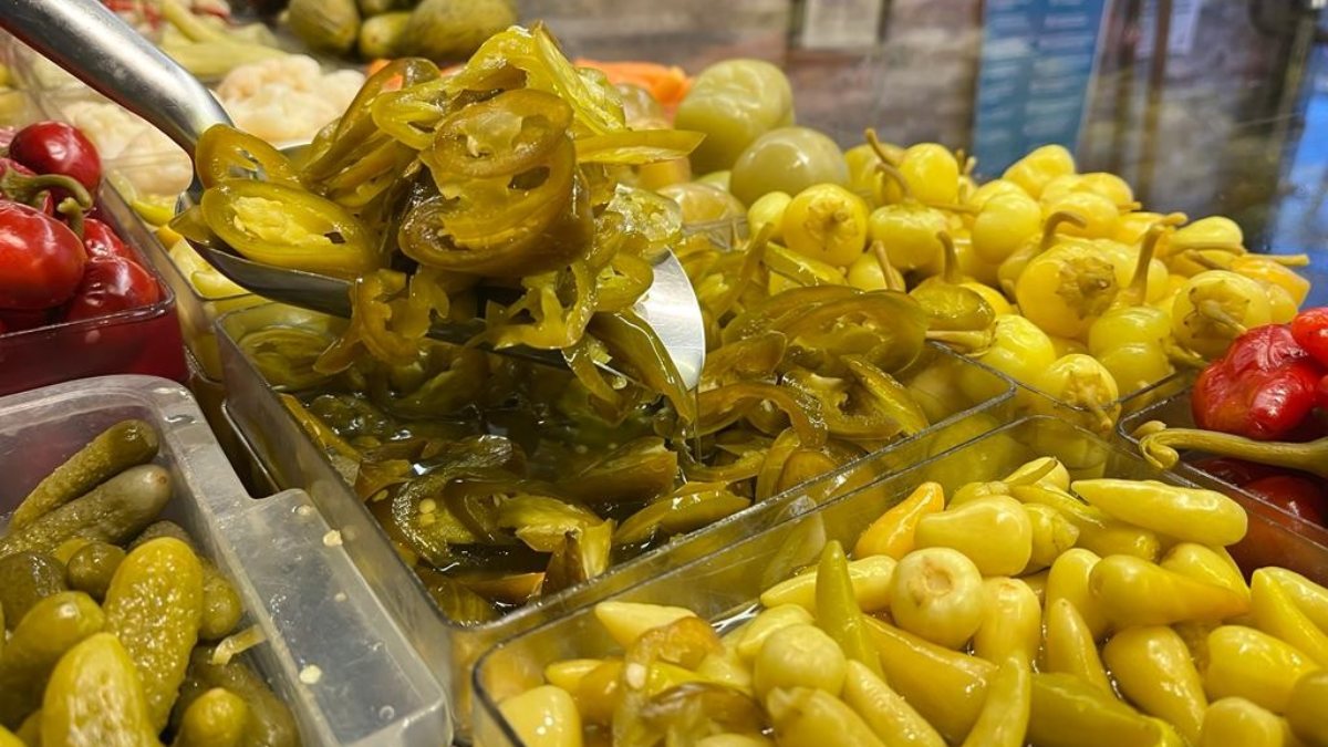 Eskişehir’de soğuk hava, acı turşuya talebi artırdı