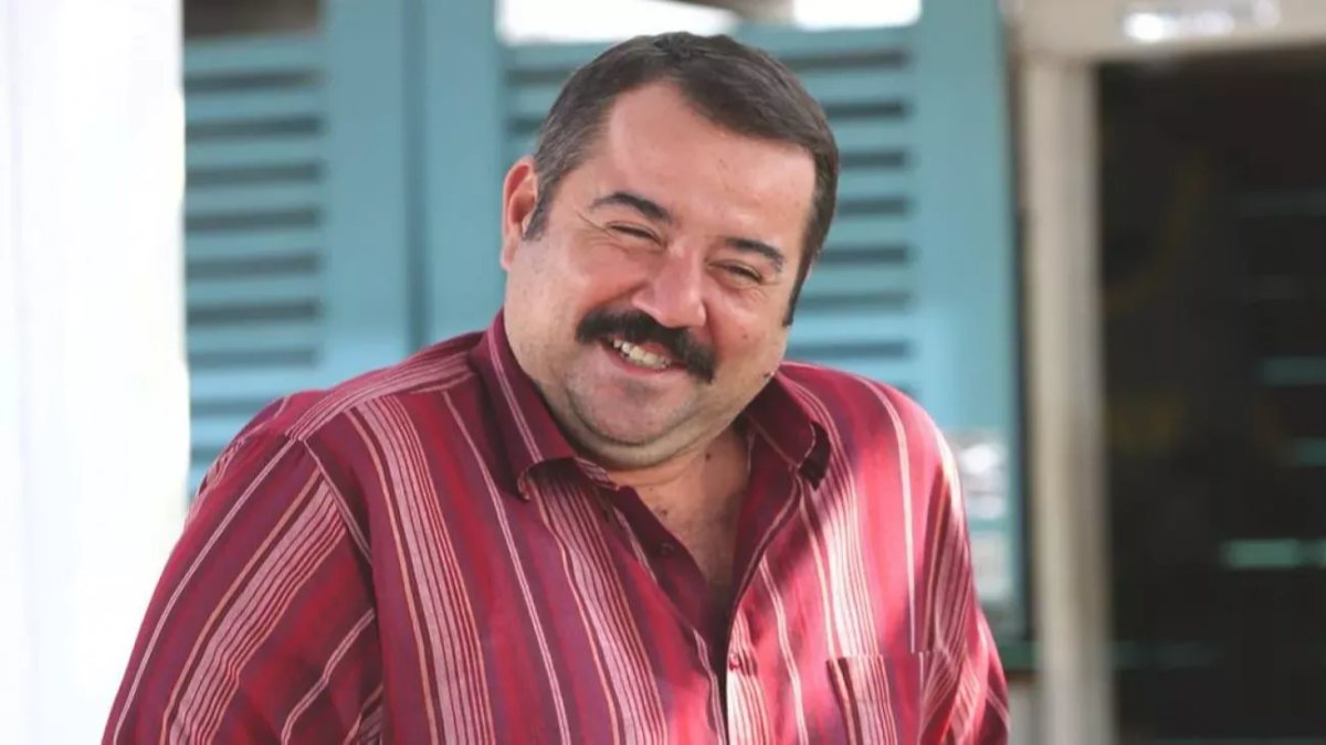 Cem Yılmaz'dan sonra Ata Demirer de sete çıktı, sosyal medyadan paylaştı! İşte yeni filmi...