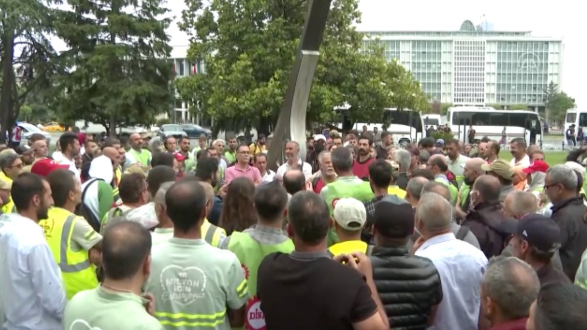 İBB'de işten çıkartılan işçilerden Saraçhane'de protesto