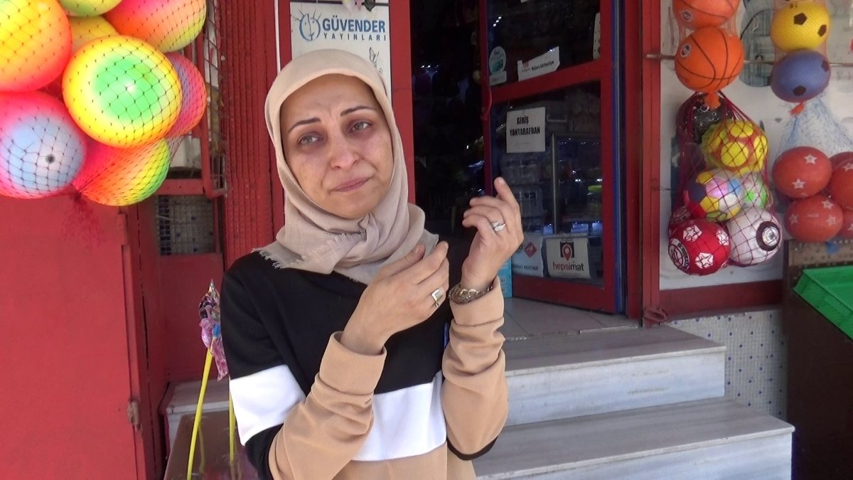 Sultangazi'de kırtasiyedeki hırsızlık, dükkan sahibini ağlattı