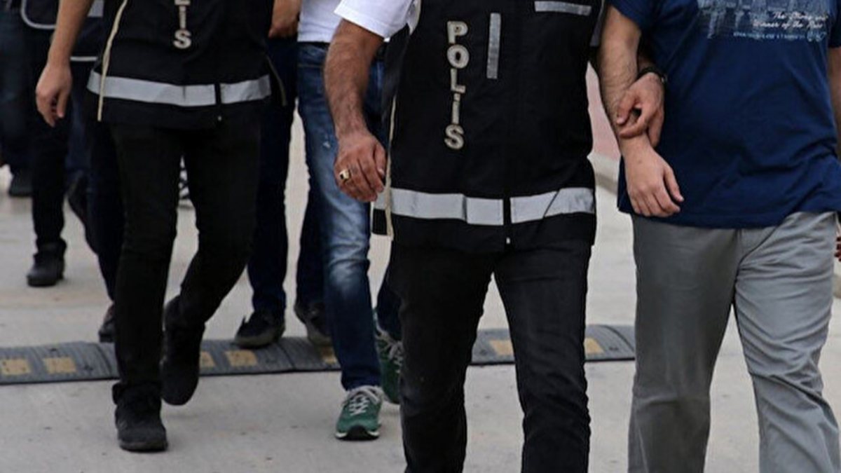 İzmir merkezli 6 ilde FETÖ operasyonu: 16 gözaltı kararı