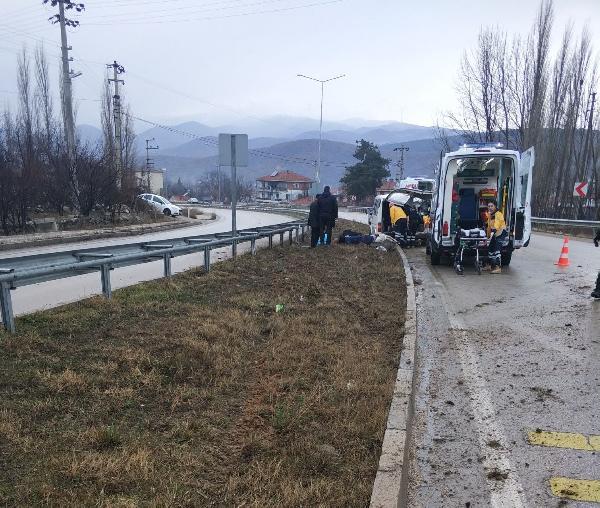 Amasya’da minibüs takla attı: 2 yaralı