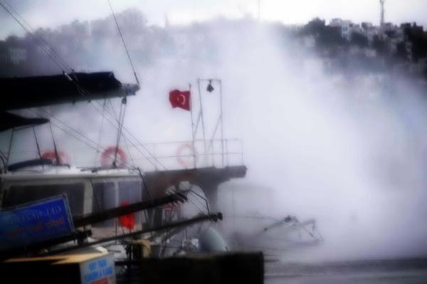 Bodrum'da fırtına tekneleri batırdı