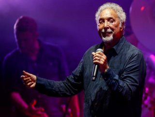 Tom Jones Antalya'da hayranlarıyla buluştu