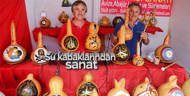 İkiz kardeşler su kabağını sanata çeviriyor