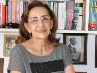 Beyaz Martı Edebiyat Onur Ödülü İnci Aral'ın