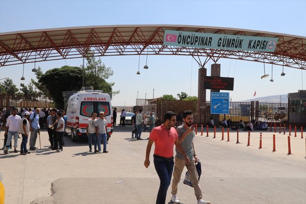 Suriyelilerin Türkiye'ye dönüşleri başladı