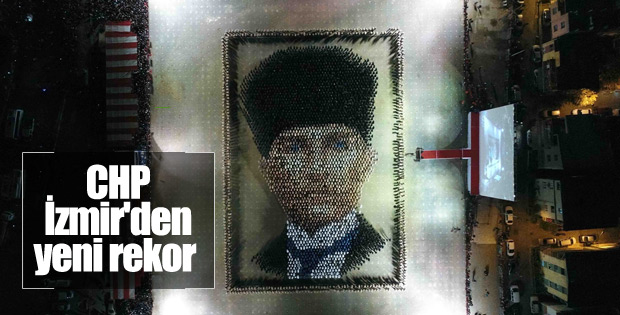 İzmir'de 4 bin kişi Atatürk portresi oluşturdu