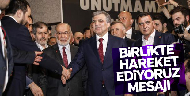 Abdullah Gül ile Karamollaoğlu ödül töreninde