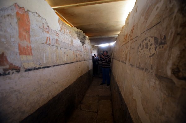 Mısır'da 4 bin 400 yıllık rahibe mezarı bulundu