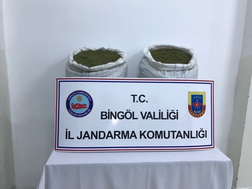 Bingöl'de gömülü halde 80 kilo uyuşturucu ele geçirildi 