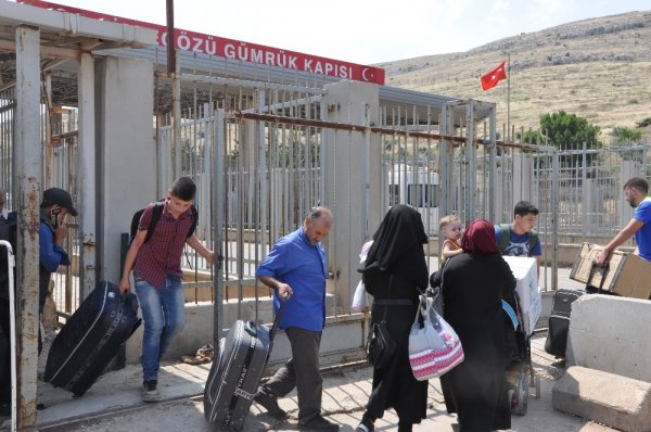 Suriyeliler ülkelerine dönüyor