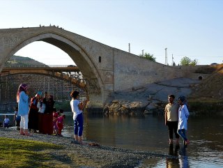 Malabadi Köprüsü yıllara meydan okuyor
