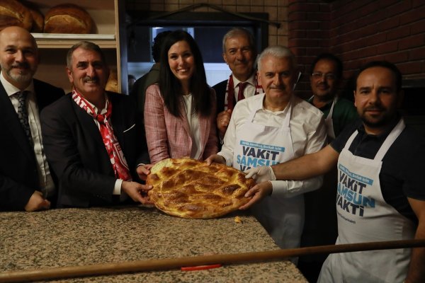 Başbakan Yıldırım pide pişirdi