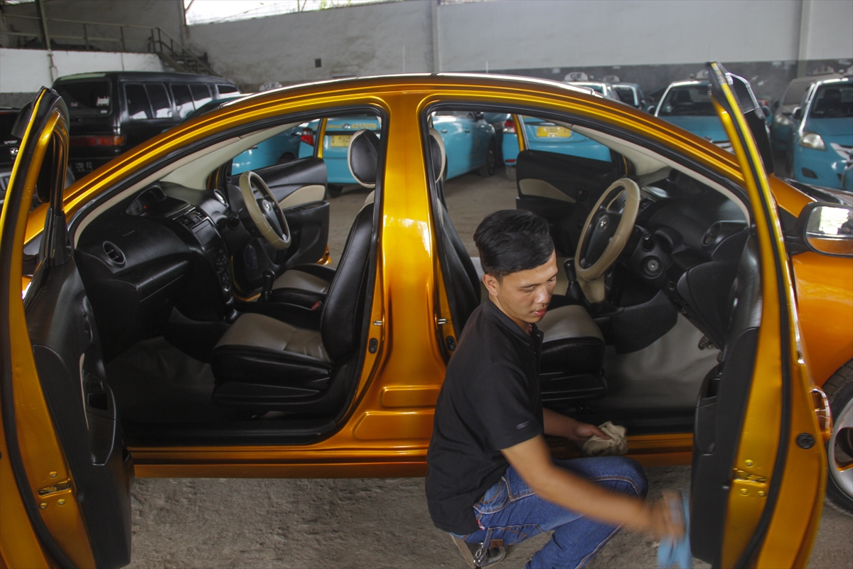 Endonezya'da geliştirilen sıra dışı 'çift yüzlü araba'