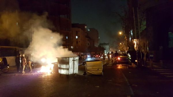 İran'da ölü sayısı 10'a yükseldi