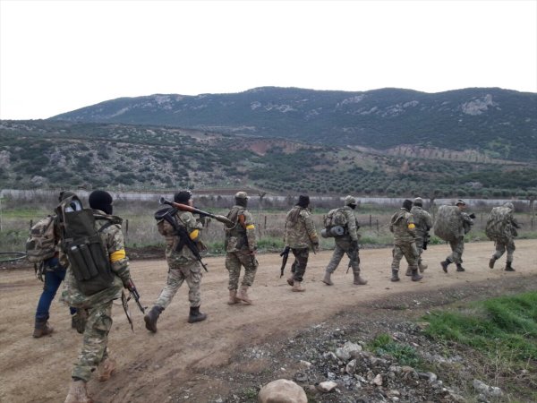 Afrin'de ilk köy teröristlerden temizlendi