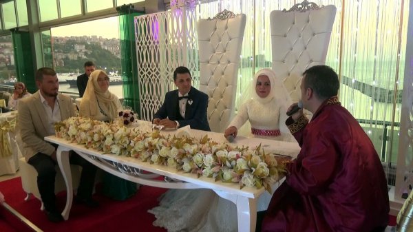 Nikahta şaka yapmak isteyen gelin tuzağa düştü