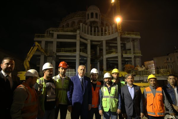 Erdoğan AKM ve Taksim Camii inşaatlarını inceledi