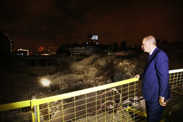 Erdoğan AKM ve Taksim Camii inşaatlarını inceledi