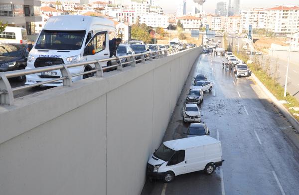 Ankara'da 23 araç birbirine girdi 