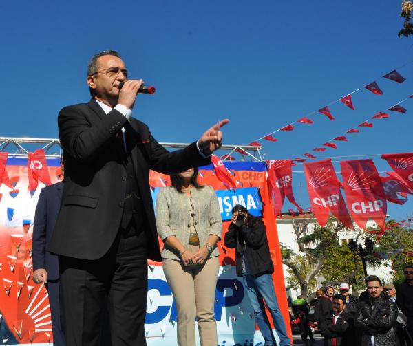 CHP sözcüsü Bülent Tezcan Cumhurbaşkanı'na hakaret etti
