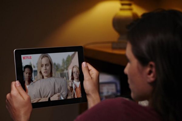 Netflix baÄımlılıÄından kliniÄe yatırıldı