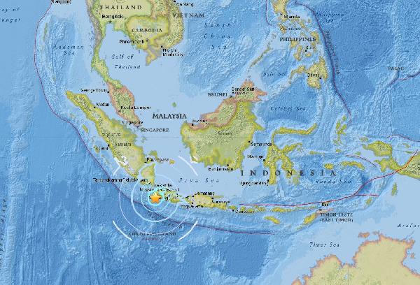 Endonezya'da 6.0 büyüklüğünde deprem