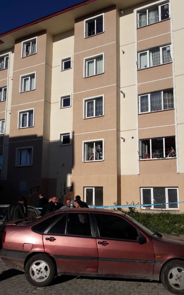 Yaşlı kadın, apartmandan atlayarak intihar etti