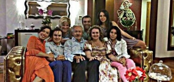 Mustafa Ceceli'nin eski eşi Sinem Gedik İntizar'la birlikte