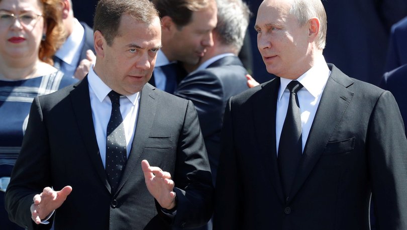 Rusya'da yerel seçimleri Putin'in partisi farklı aldı