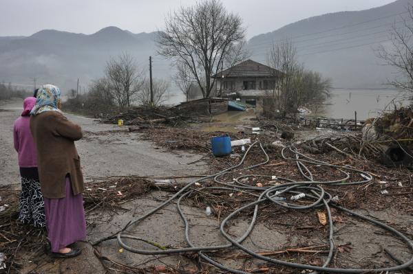 Bartın'da su altında kalan 38 ev yıkılacak
