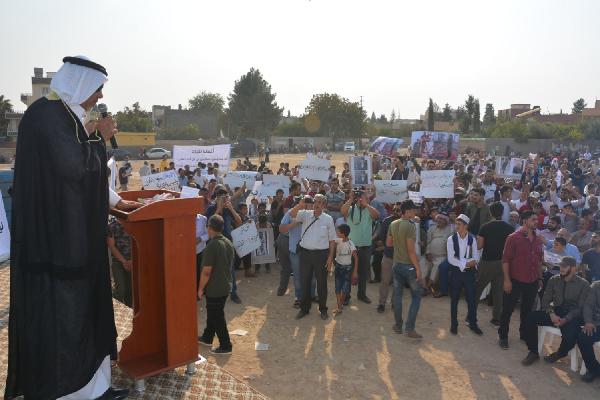 Suriyeliler, sınırda PKK'yı protesto etti #6