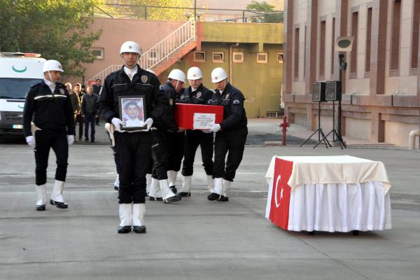 Şehit polis Taşdemir son yolculuğuna uğurlandı