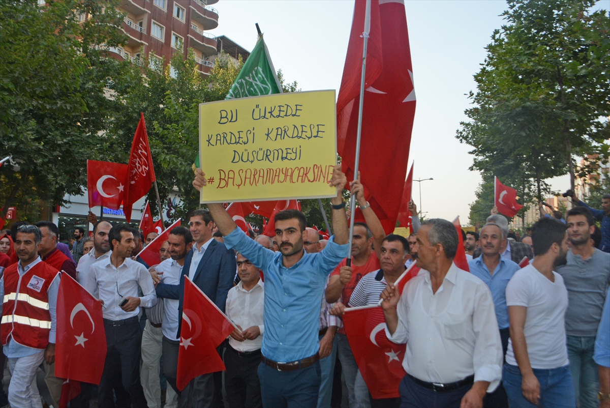 Batman'da teröre lanet yürüyüşü düzenledi ile ilgili görsel sonucu