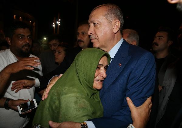 Erdoğan AKM ve Taksim Camii inşaatlarını inceledi