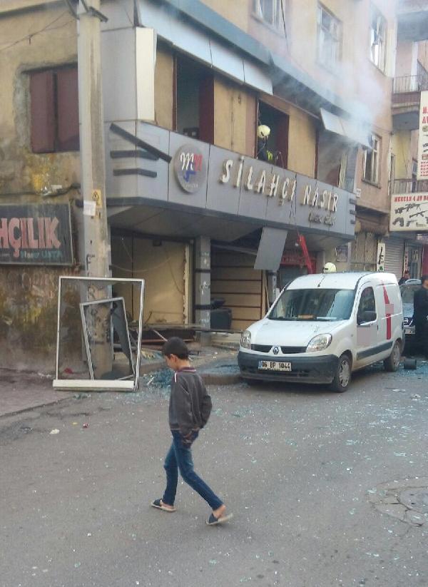 Diyarbakır'da silah satılan iş yerinde patlama