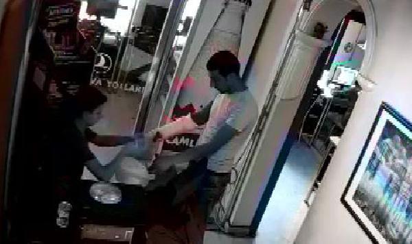 Arkadaşın istiyor diye kandırıp bağış kutularını çaldı